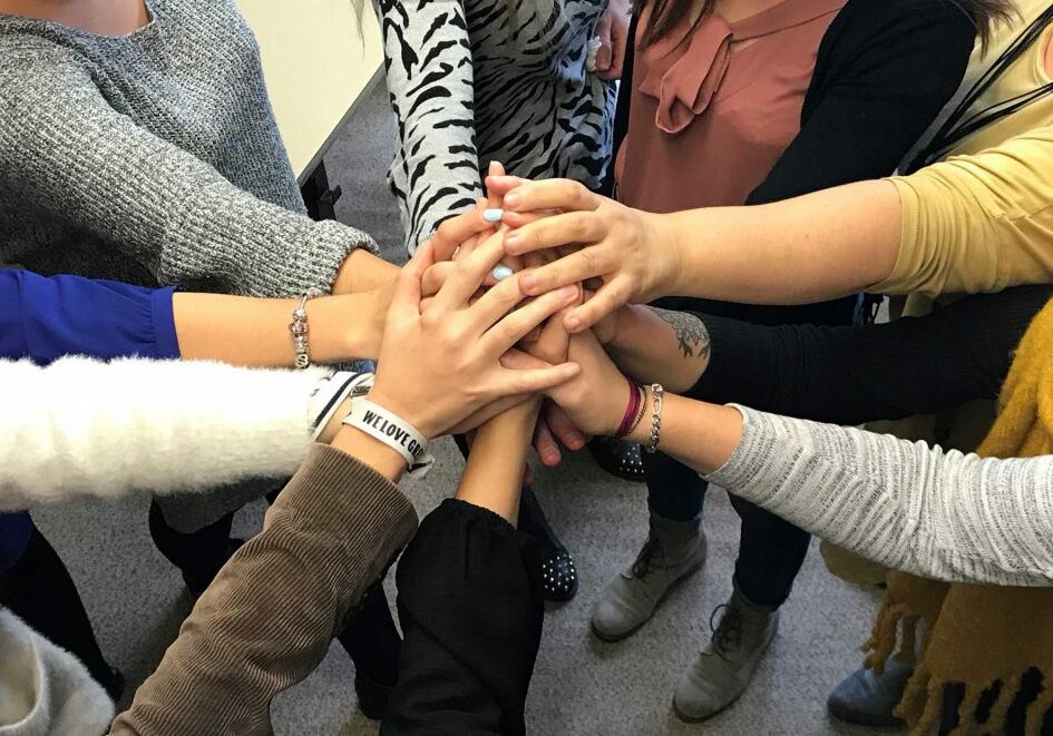 mains_jointes_centre_irtess